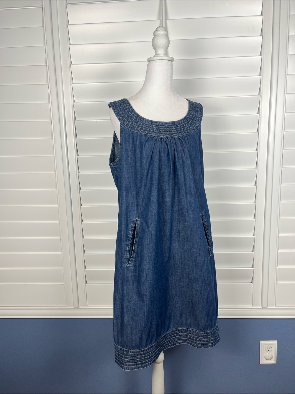 Liz Claiborne Blue Denim Sleeveless Shift Dress Size 16